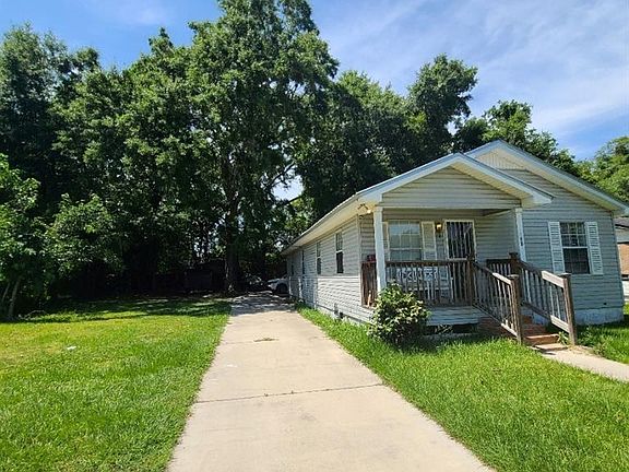 2nd image of 220 Sinclair Ave
