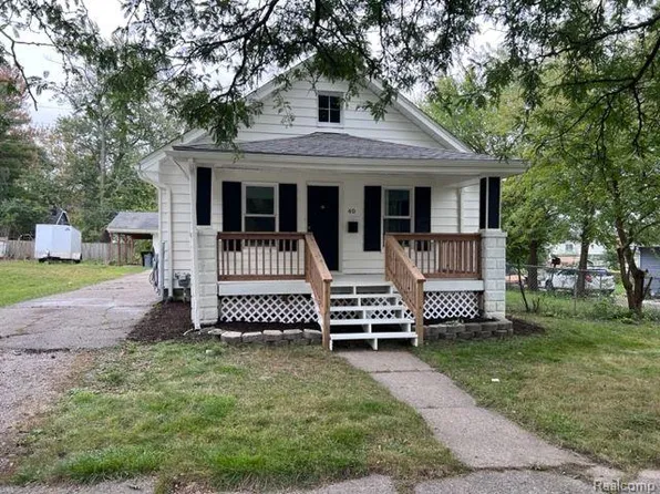 40 E New York Ave, Pontiac, MI 48340