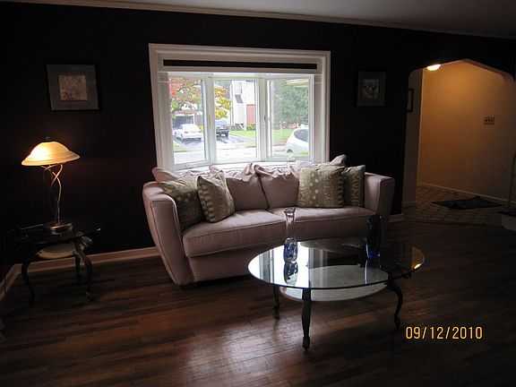 Living Room withBaywindow