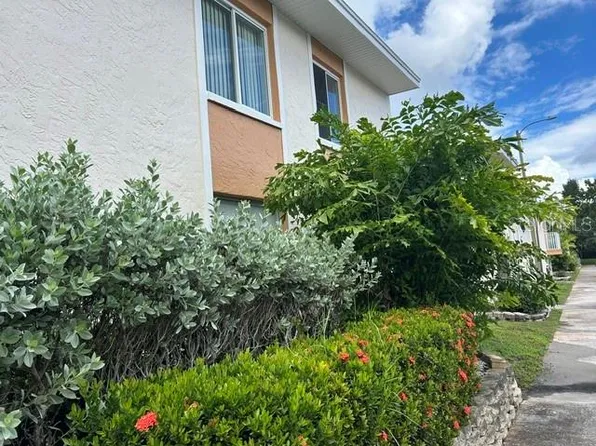 9940 7th Way N APT 201, Saint Petersburg, FL 33702