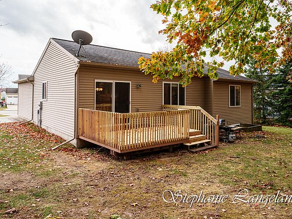 3rd image of 11335 Trent St SE
