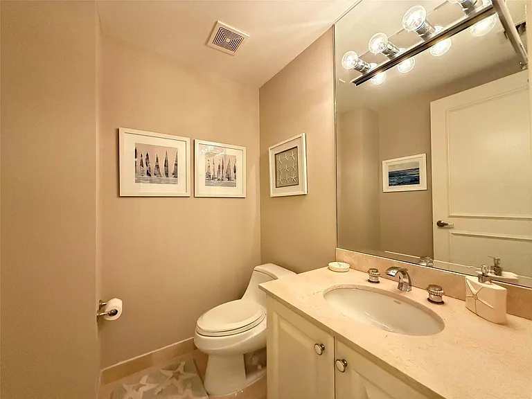 800 Ocean Dr #1104 — Photo 23