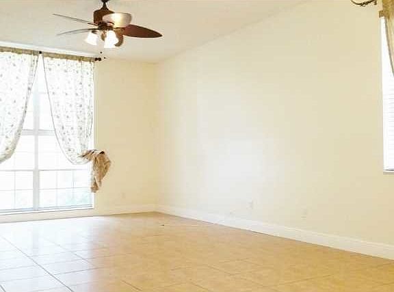 2nd image of 10322 Panama St