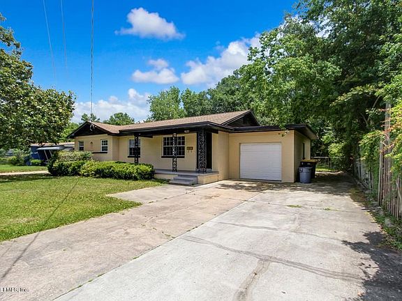 3rd image of 4633 Solandra Cir E
