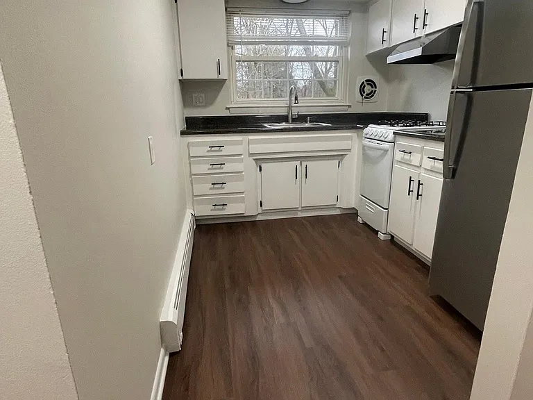 30 S Henry St #8B — Photo 7