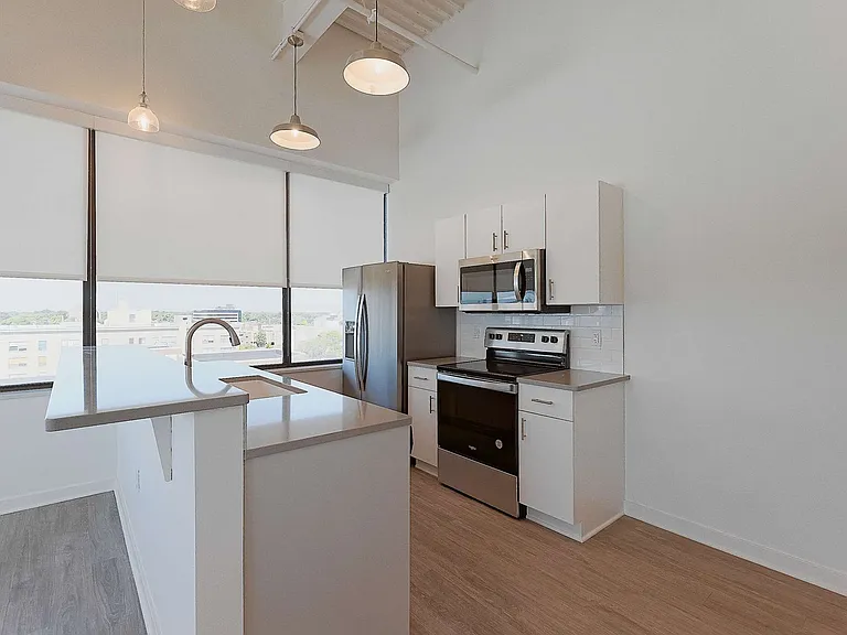 501 S Capitol Ave — Photo 18