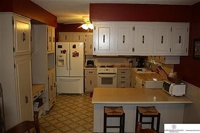 3rd image of 20264 Pinkney St