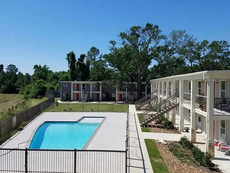 Timbergrove — Photo 2