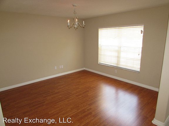 4th image of 86 Barrington Dr