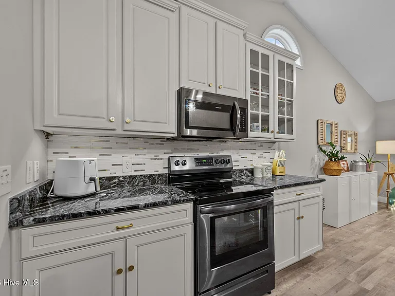 508 Azalea Dr — Photo 18
