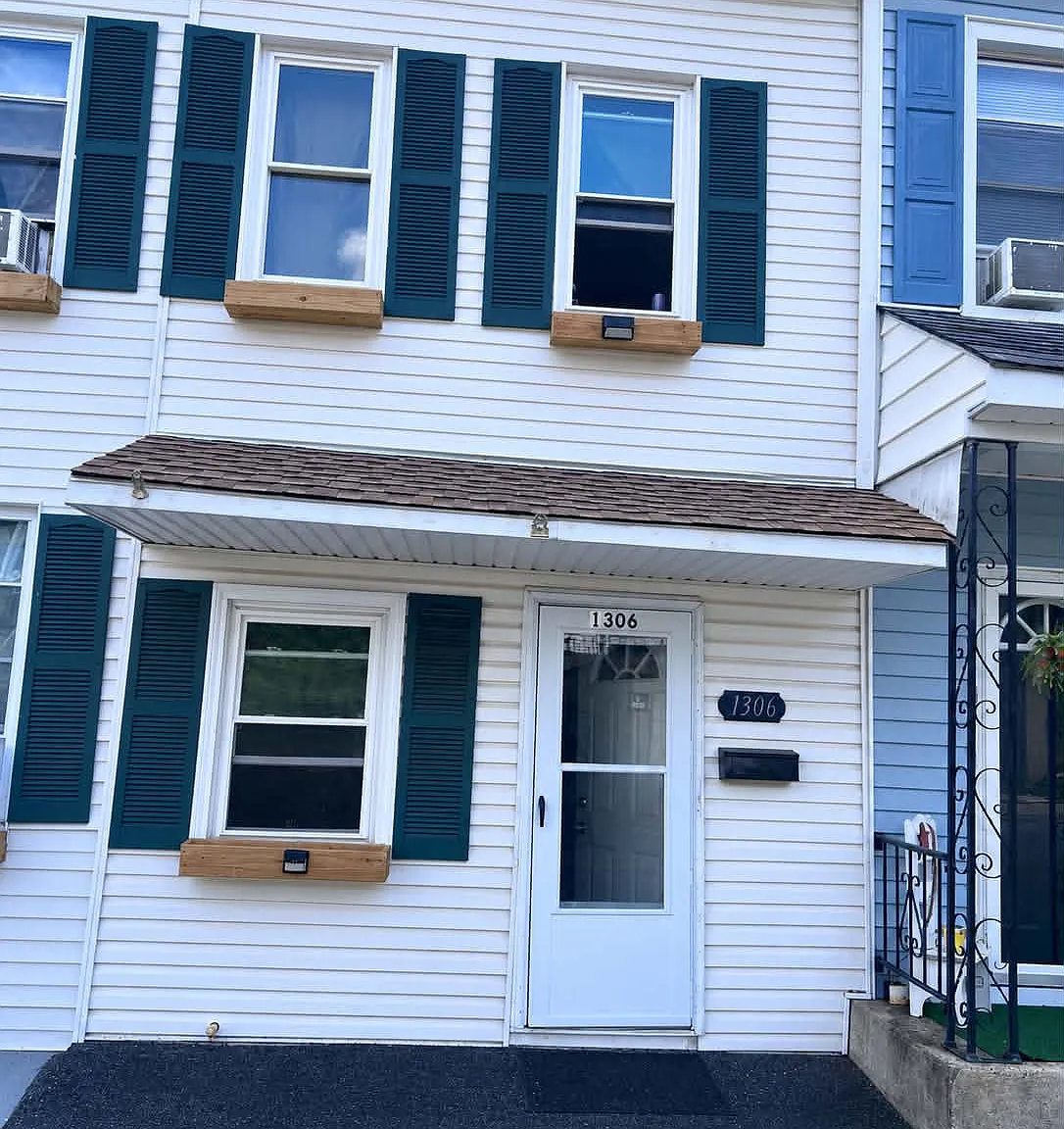 3 bed, 1085 sqft, $1,200 — Photo 1