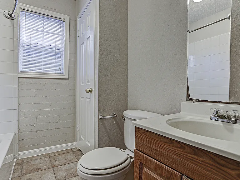 802 Stanford — Photo 12