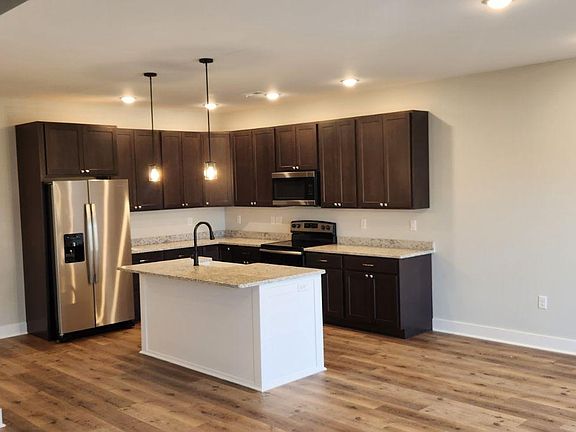 4th image of 34 Prairie Ct