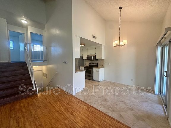 4th image of 1414 Ramona Dr