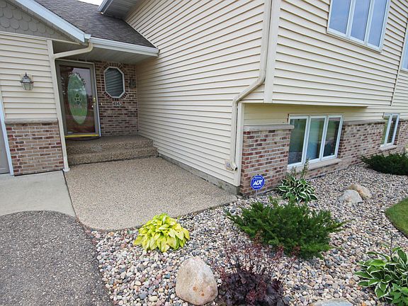 5th image of 4145 Pawnee Dr SE