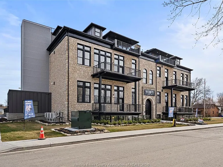 247 Brock St #404 — Photo 34