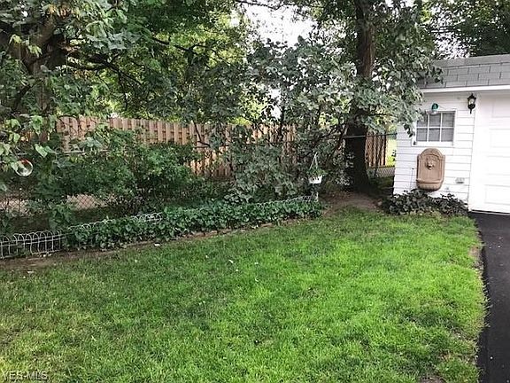 5th image of 3790 W 128th St