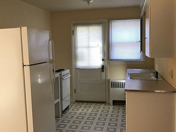 3rd image of 1241 Potomac Ave APT 2S