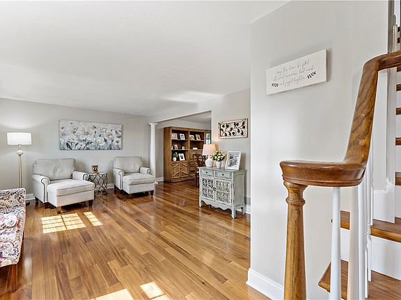 4th image of 315 Challen Dr