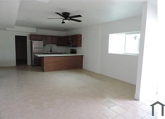 2719 W Maryland Ave — Photo 5
