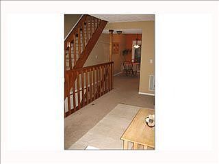 4th image of 1009 Syracuse Ln