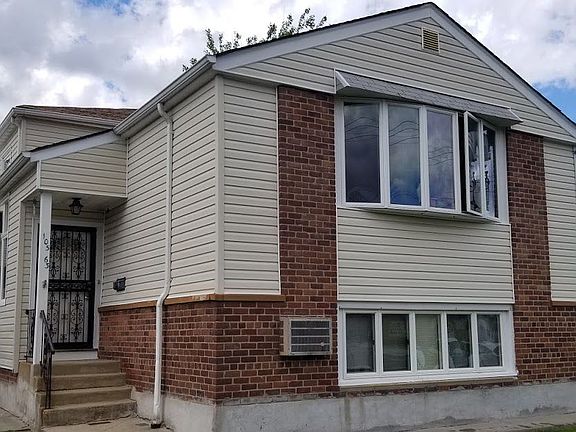 3rd image of 10563 Avenue