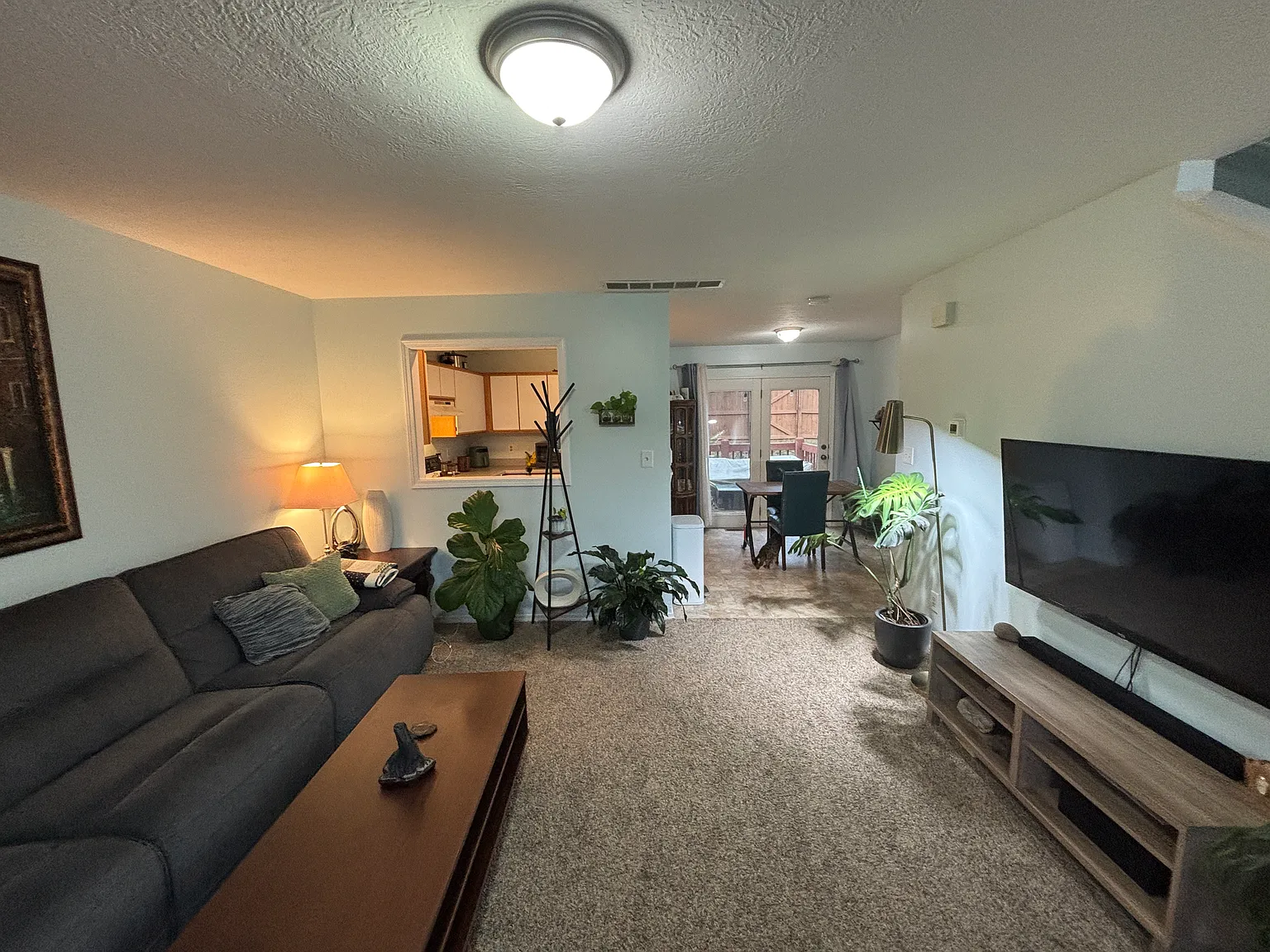 159 E Willow Ct — Photo 2