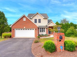 406 Valley Fields Ln, Radford, VA 24141