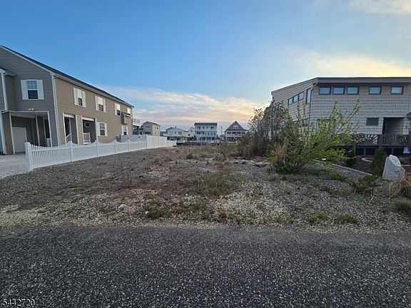 2nd image of 10 S Miami Dr