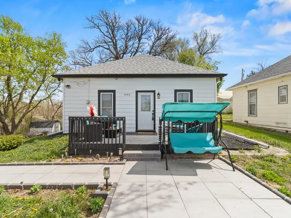 403 Bluff St, Oakland, IA 51560