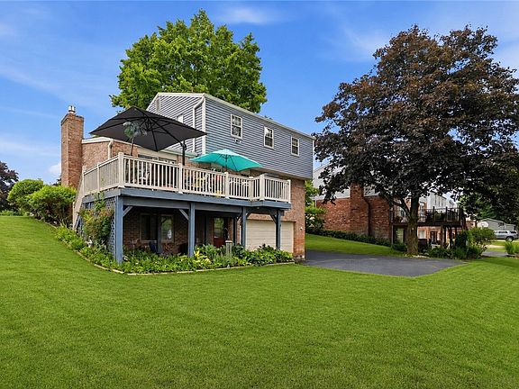 3rd image of 118 Brookmeade Dr