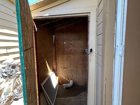 3rd image of 610 E 43rd St APT 9