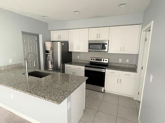 5th image of 4959 Bond St E