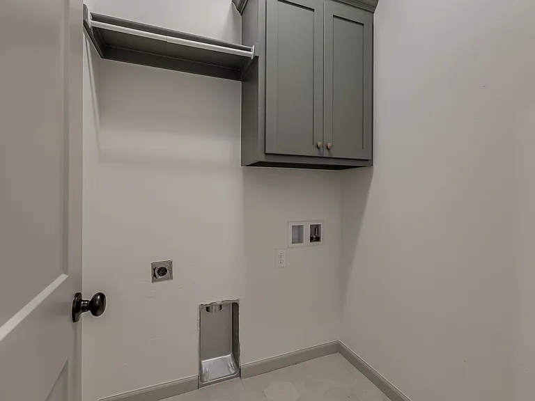 1103 Wisteria Way — Photo 12