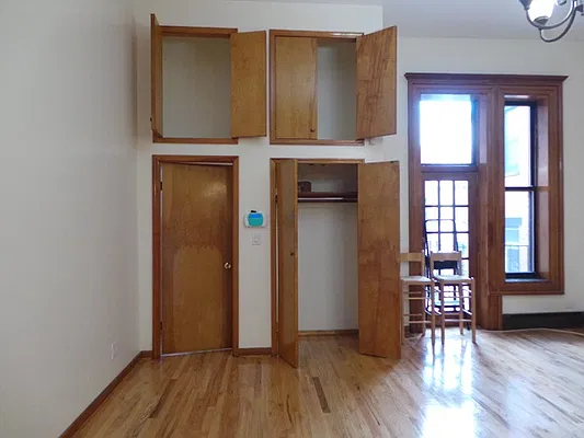 Rented by Perry Associates NYC Inc | media 8
