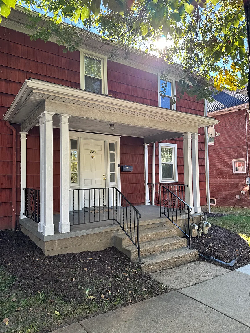 351 S 6th St photo 1