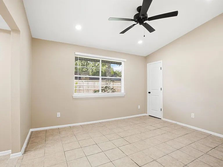 10506 Stockman Ln — Photo 14