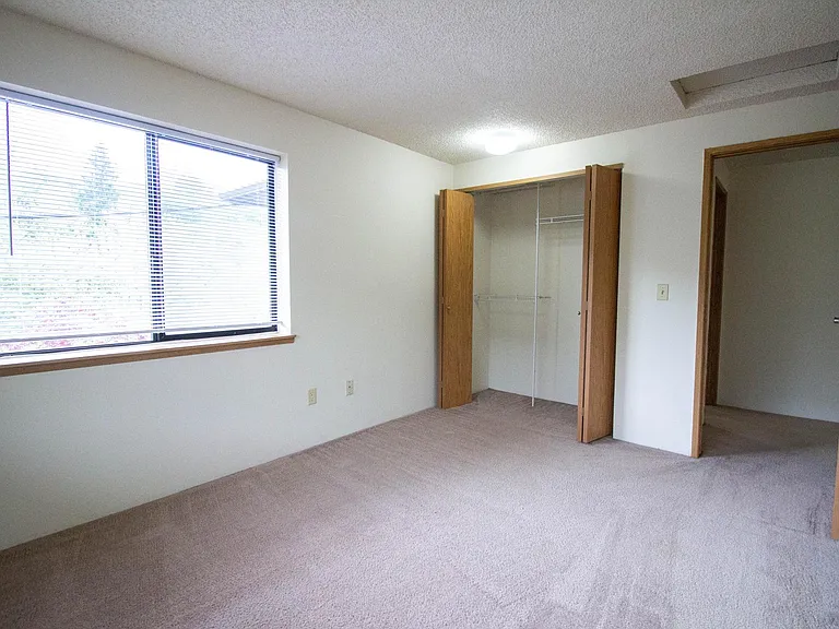 Willow Court Apartments — Photo 6