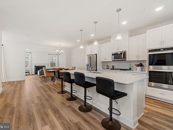 2nd image of 12 Greensborough Rd