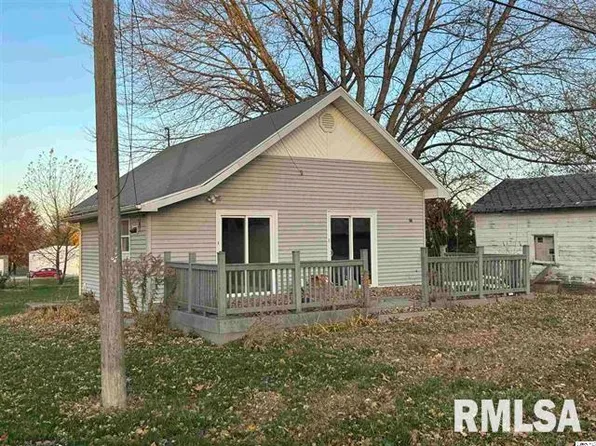 110 E Walnut St, Versailles, IL 62378