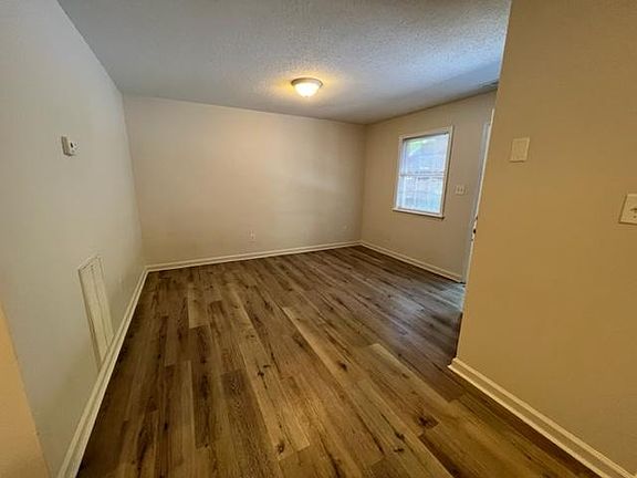 4th image of 220 Pitts St APT F