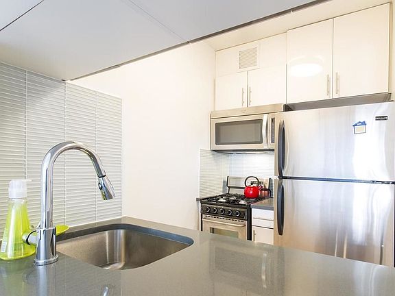3rd image of 350 W 50th St APT 10A