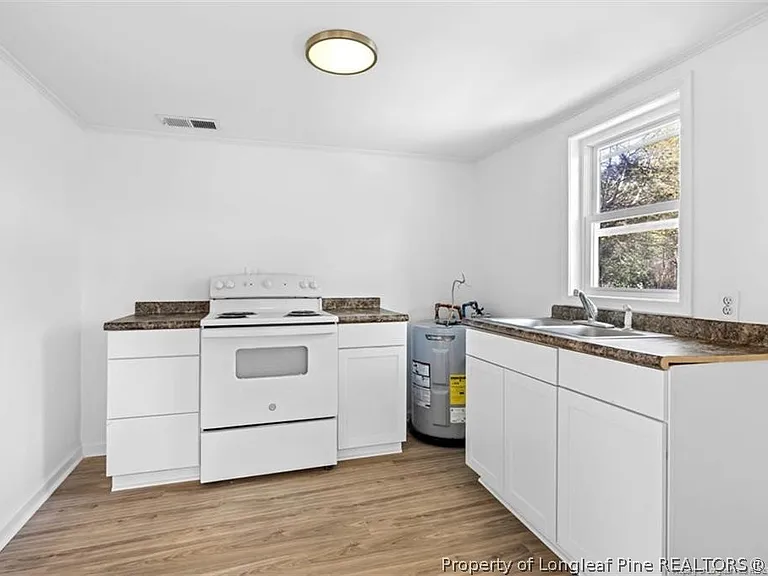 1055 Old Fayetteville Rd — Photo 3
