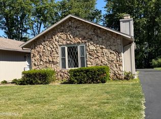 6802 Woodmeadow Dr, Toledo, OH 43617