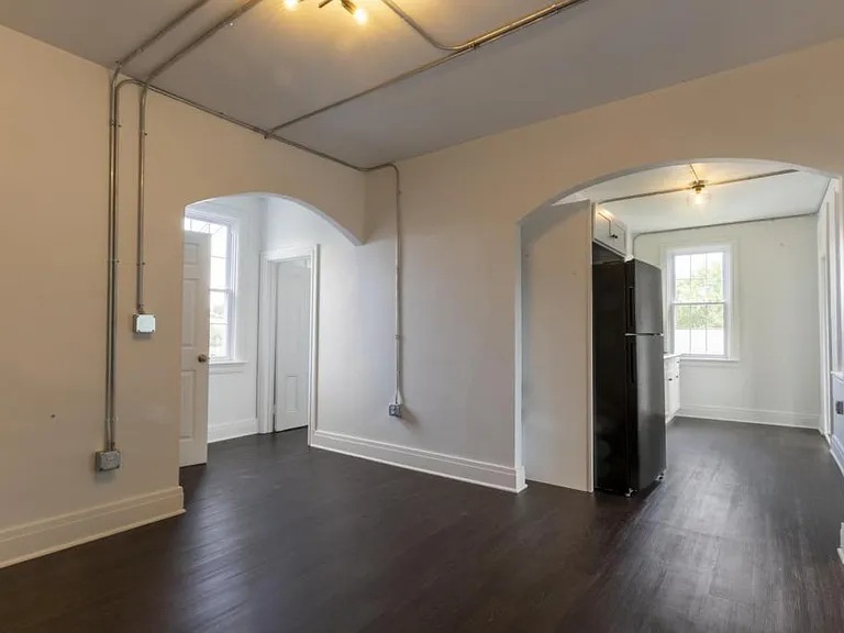713 Locust St #8 — Photo 9