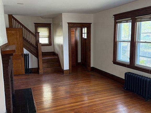 3rd image of 21 Westford Cir