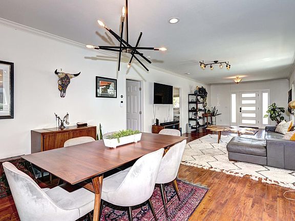 4th image of 251 S 18th St