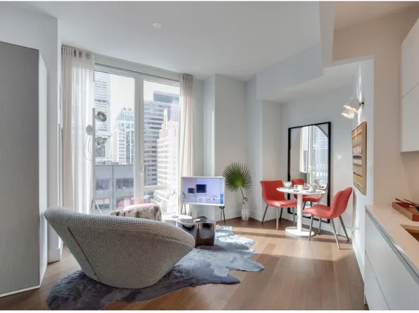 222 East 44th Street PHM image 1 of 11