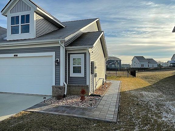 4th image of 1311 Tanager Way