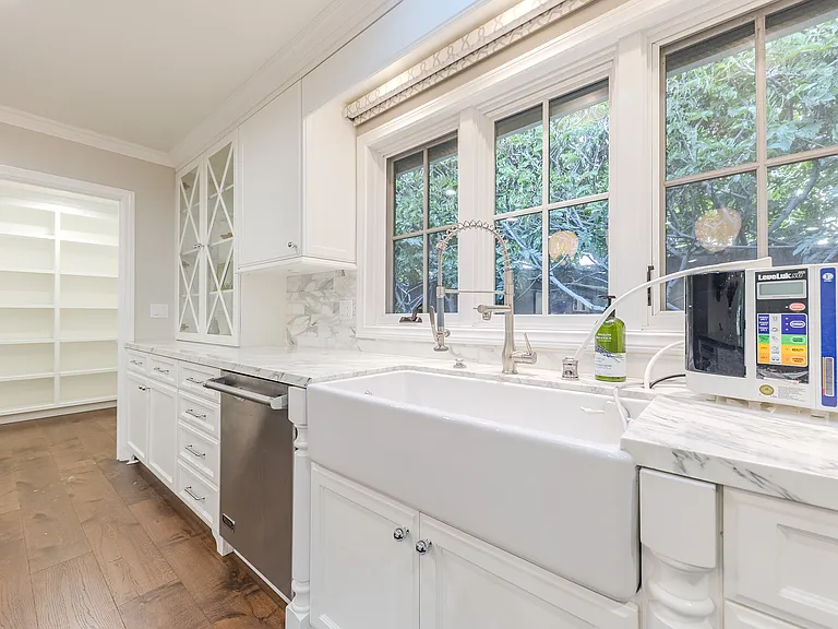 325 W Bellevue Dr — Photo 21